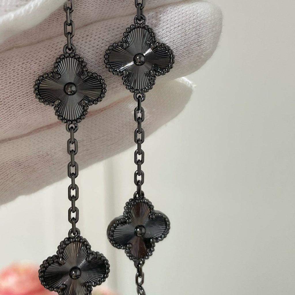 VCA CLOVER 5 MOTIF BLACK BRACELET