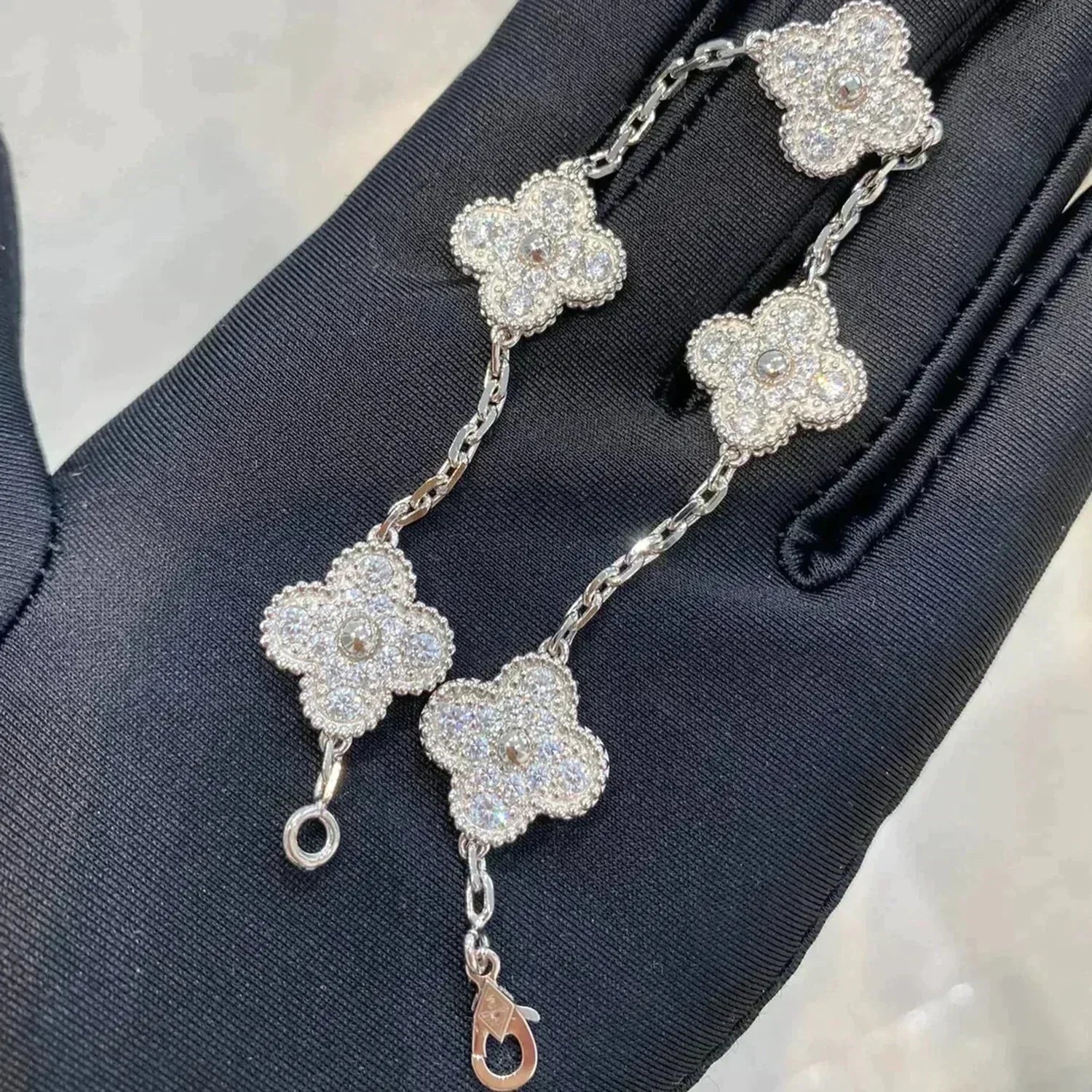 VCA CLOVER 5 MOTIF FULL DIAMOND BRACELET COLLECTION