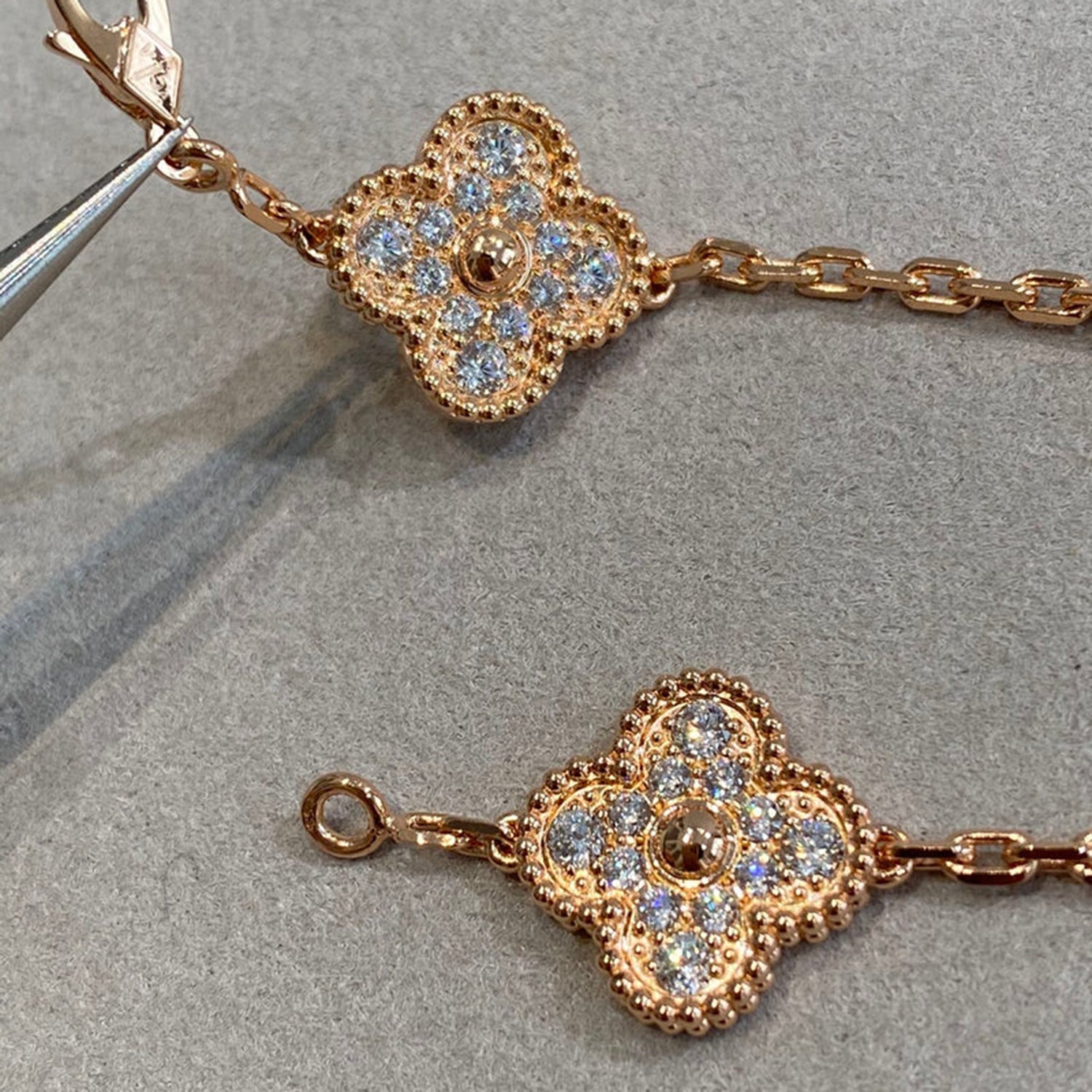 VCA CLOVER 5 MOTIF FULL DIAMOND BRACELET COLLECTION