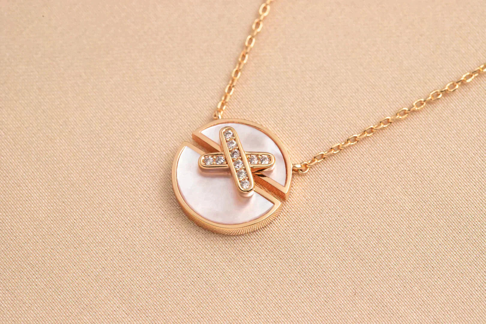 CHAUMET JEUX DE ROSE GOLD DIAMOND NECKLACE